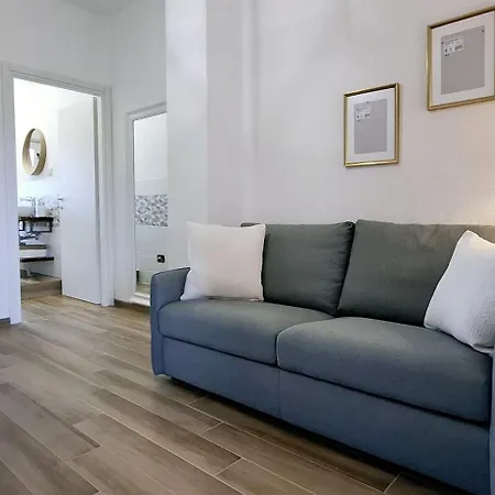 House Center